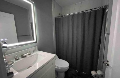 Collier Heights House | 2686 Lions Den-Vibrant Retreat(smoking allowed)