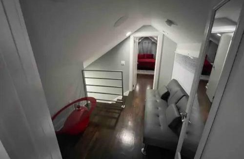 Collier Heights House | 2686 Lions Den-Vibrant Retreat(smoking allowed)
