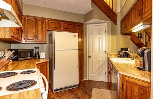 Hot Springs Village House | 27 Turquesa Place - A nicely furnished town home near Coronado Center. Walking