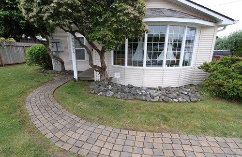 Harbor House | 2700 sq/ft Brookings Estate 2 Mstrs, Game Room. We host traveling Nurses