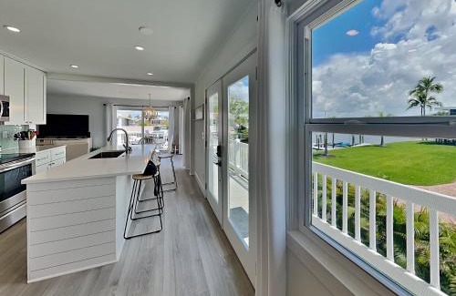 South Island House | 275 Blue Bay