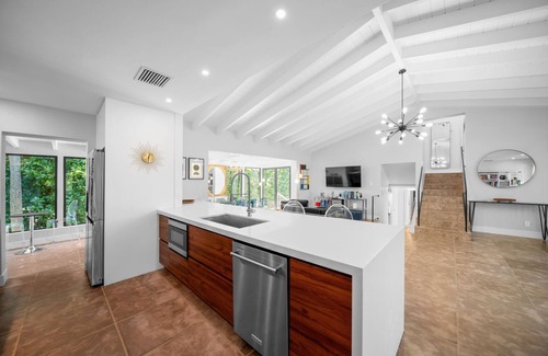 Lighthouse Point House | 27801 Managed By Brampton Park