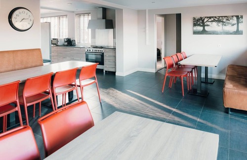 Voorthuizen Villa | 28-person Group Villa