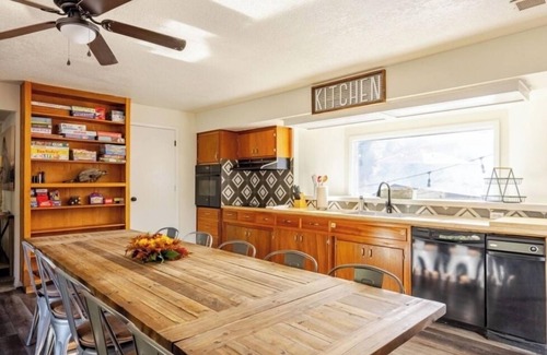 Camp Nelson House | 2800 sq. Foot, Scenic Mountain View, National Forest, 1 story, Family & Pets