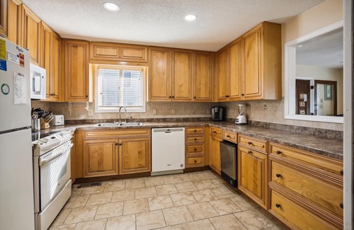 Carolina Dunes House | 2816 - Tranquil Sound 4-bed 4.5-bath soundfront home in Duck, NC, private pool, hot tub, game room