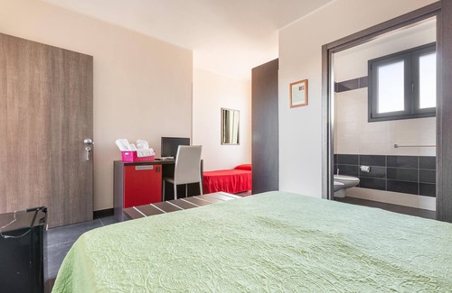 Leverano Bed & Breakfast | 2889 B&B Terra dei Fiori - Camera Tripla con Balcone by Barbarhouse