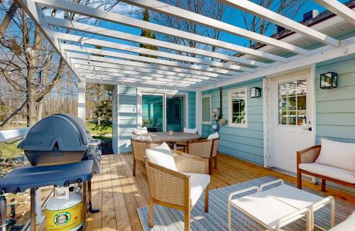 Innisfil House | 2889 Purvis Street