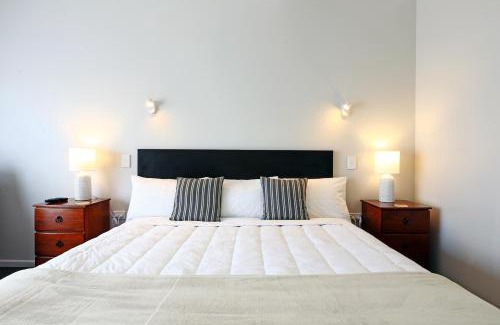 Oamaru Hotel | 289 Midway Motel
