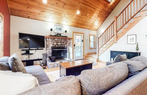 Bartlett House | 29 Falcon Loop