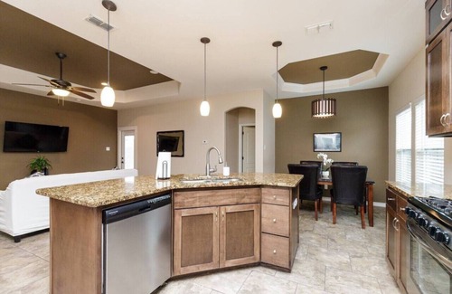 South Side House | 297) Perfect for a guys trip!