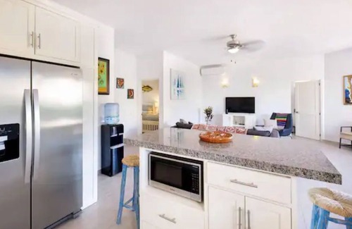 El Pescadero Condo | 2A, Cerritos, brand new condo steps from the ocean