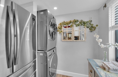 South Island Condo | 2B/2B Fairview Isles 121 Condo, Walk to Beach, Heated Pool!