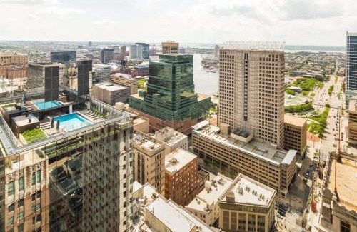 Downtown Baltimore Apartment | 2B 2BA Luxury Downtown Suite Rooftop Deck & Gym