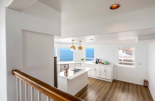 Oak Harbor House | 2b1.5b Unit w/Stunning Water View @Oak Harbor