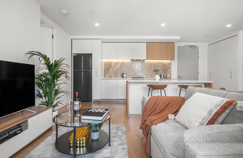 Melbourne Central Business District Apartment | 2B2B Next to Flagstaff Gardens with free parking!