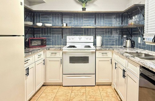 Norcross House | 2B2B Townhouse in N Metro ATL
