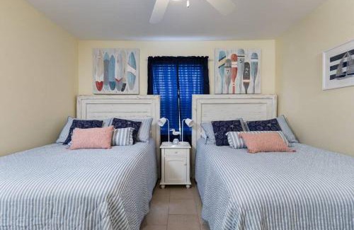 Gulf Shores Apartment | 2bd 2ba 1st floor condo WALK TO BEACH