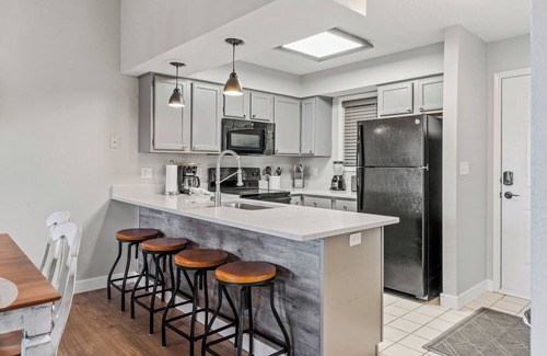 Indian Point Condo | 2bd/2ba, lakefront Condo, sleeps 8. Ticket DEALS and Resort Perks! Rentable Boat Slips