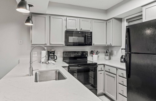 Indian Point Condo | 2bd/2ba, lakefront Condo, sleeps 8. Ticket DEALS and Resort Perks! Rentable Boat Slips