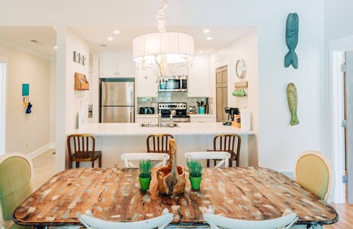 Isle of Palms Condo | 2bd/2bath villa with pool and walkable to the beach