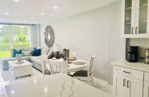 Vanderbilt Beach Condo | 2bd 2bth Vanderbilt Beach 4 min to Beach-14 day rentals starting April 1- Dec 30