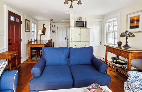 North Truro Cottage | 2BD Bayfront Cottage-Water Views, Direct Beach Access, A/C, Exclusive Use Outdoor Space