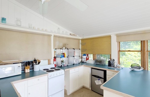 Wellfleet House | 2BD Cottage-A/C, Enclosed Outdoor Shower, Walk to Mayo Beach & Wellfleet Center