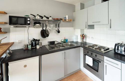 Wimbledon Apartment | 2BD Flat by Common & Village - Wimbledon, Zone 3