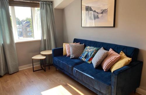 Wimbledon Apartment | 2BD Flat by Common & Village - Wimbledon, Zone 3