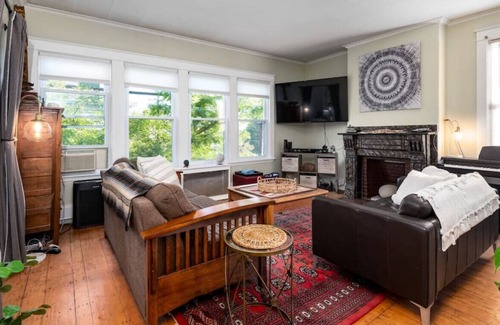 East End Apartment | 2BD | Free Parking | Close to Shops and Old Port