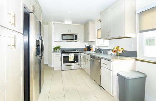 Old Towne Apartment | 2BD HOME SEAL BEACH/LONG BEACH OCEAN VIEWS