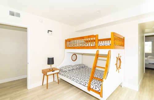 Old Towne Apartment | 2BD HOME SEAL BEACH/LONG BEACH OCEAN VIEWS