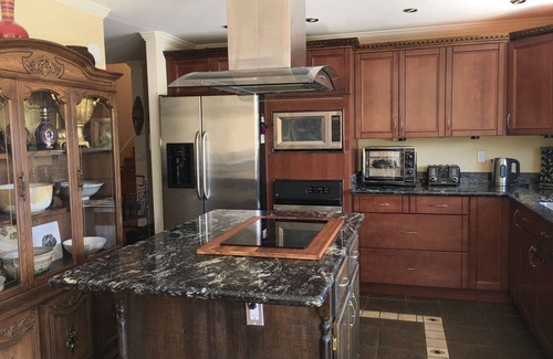 SeaTac House | 2BD Unit Safe Neighborhood Near Downtown,15 Minutes Walk To Shopping Center
