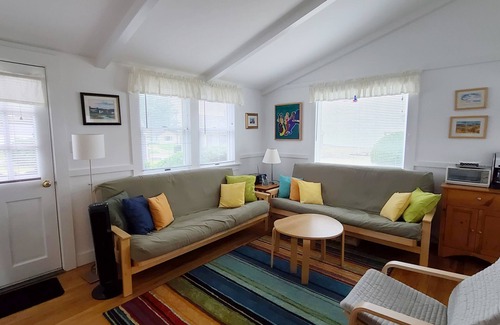 Wellfleet Cottage | 2BD Waterfront Cottage at Mayo Beach-Private Association Bay Beach, Walk to Town Pier