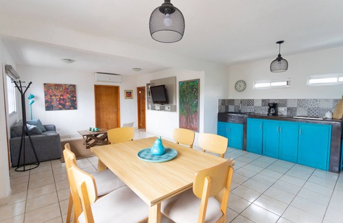 La Paz Apartment | 2bdr 2bath Apartment in downtown with high speed Wi-Fi. Walk to the malecon/sea.