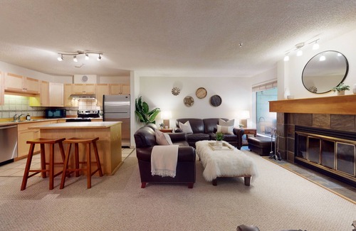 Blackcomb House | 2Bdrm 2Bath Townhome in Benchlands
