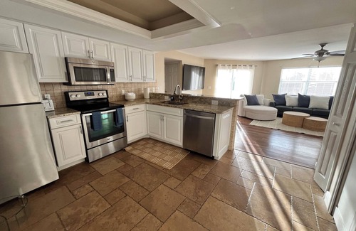 Pelican Condo | 🌞2bdrm2bathrm Luxury condo-Superb SW CapeCoral STEPS from CapeHarbour Marina🌞