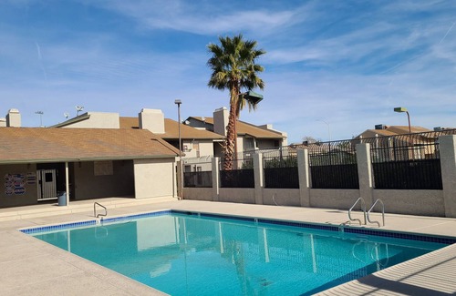 Sunrise Manor Apartment | 2bed 1 bath condo near Nellis afb & the strip