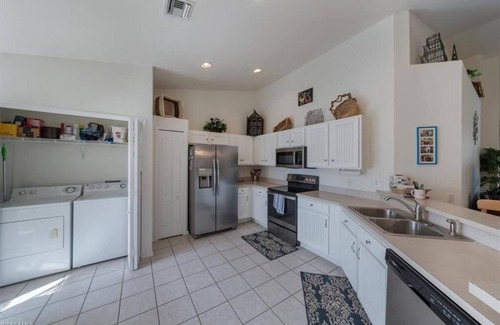 Bonita Springs Condo | 2bed/2 bath Condo with Stunning Lake & Golf Views