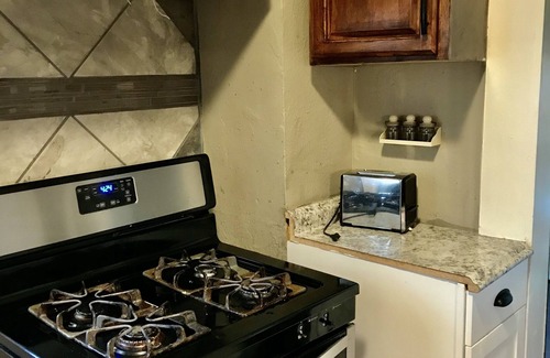 Kansas City House | 2bed/2bath House 7 min. drive to Downtown Kansas City