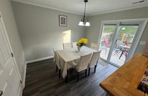 Greensboro Apartment | 2bed 3bath private and close to everything !