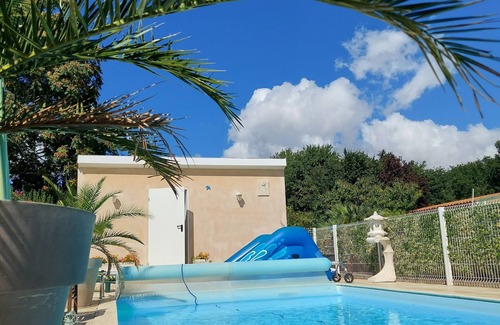 Medoc Apartment | 2bed apartment with heated pool and private hammam in the heart of the vineyards