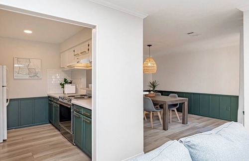 South Baton Rouge Condo | 2Bed Modern Getaway! Central Location in BR!