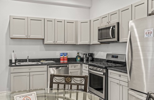 Northern Liberties Apartment | 2Bed2Bath Spacious Gem With KingBed