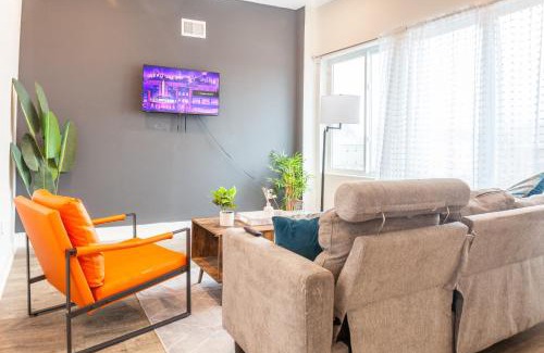 North Philadelphia East Apartment | 2bed2bath-wdqueenbedworkdesk