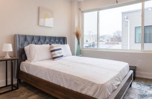 North Philadelphia East Apartment | 2bed2bath-wdqueenbedworkdesk