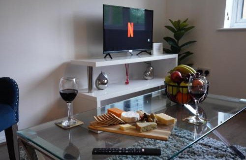 West Ham Apartment | 2BedRm-4guests-Parking-NearStation