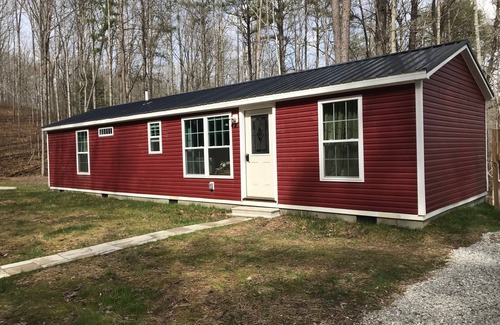 Pittsburg Cottage | 2Bedroom, 1.5Bath Cottage at Beautiful Wood Creek Lake, Near Wood creek Marina.