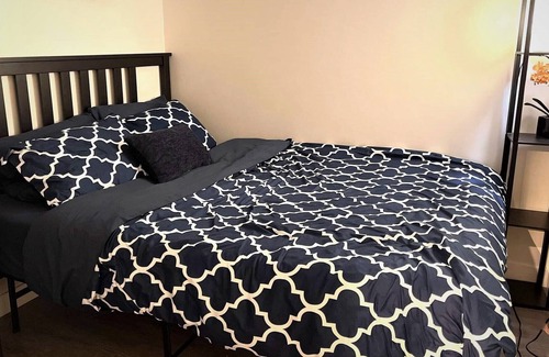 Southcenter Apartment | 2bedroom/Airport/Healthcare/Remote Workers