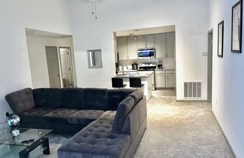 Sandy Springs Condo | 2Bedroom Luxury Vacation Home & Free Parking